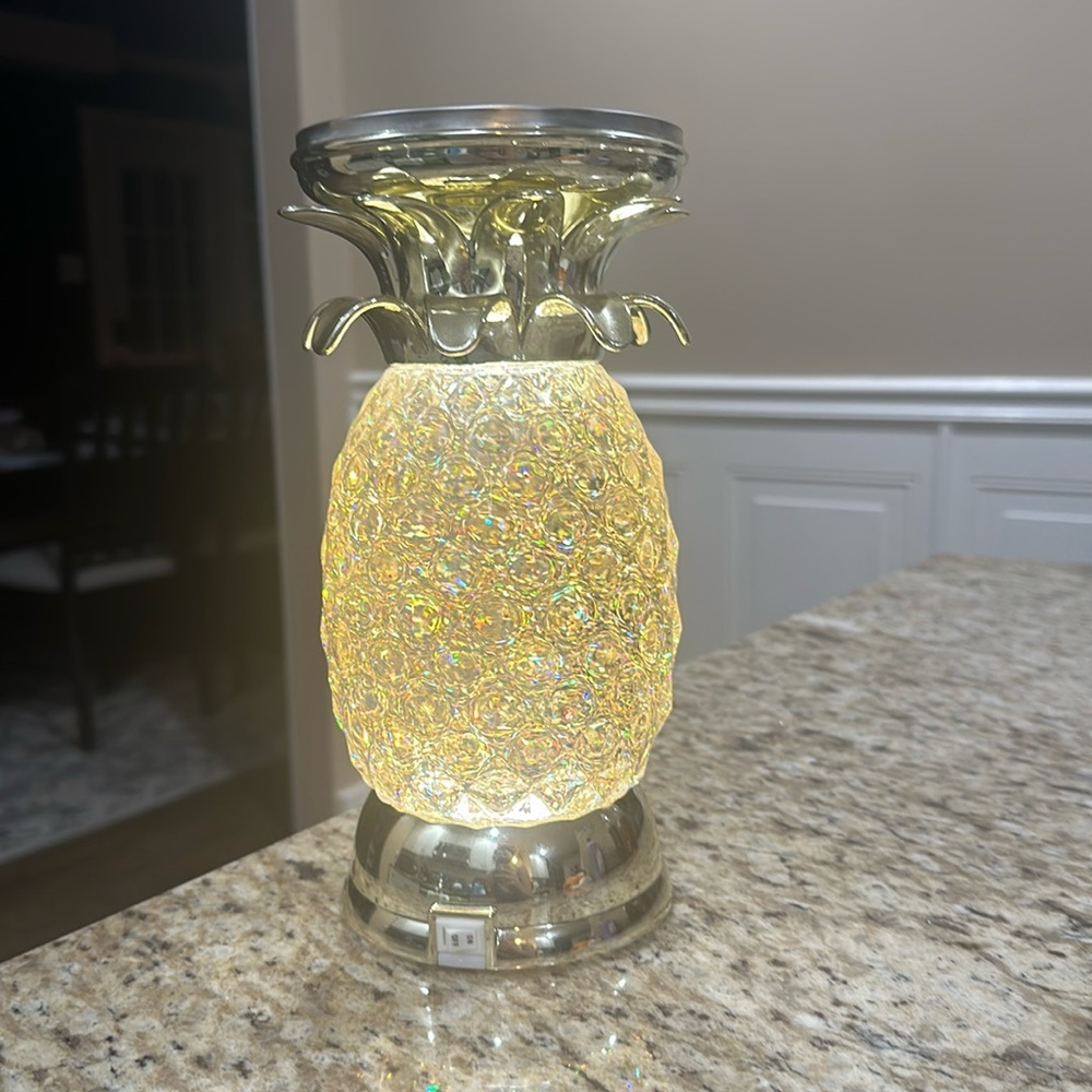 Bath & Body Worlds Gold Pineapple Candle Holder.